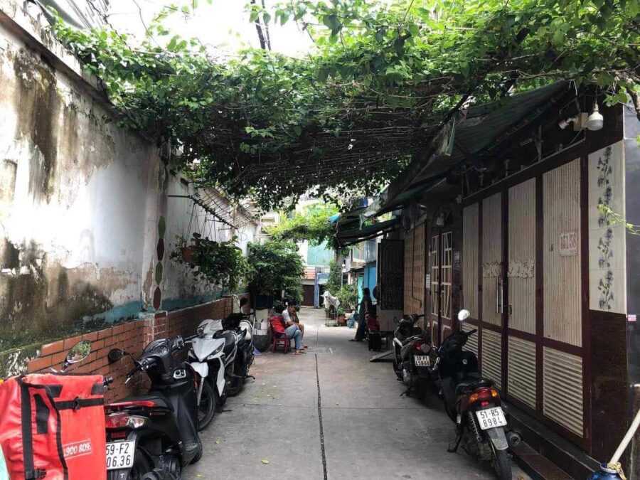 Nhà hẻm xe hơi 6 phòng ngủ - Phú Nhuận 3 lầu đúc