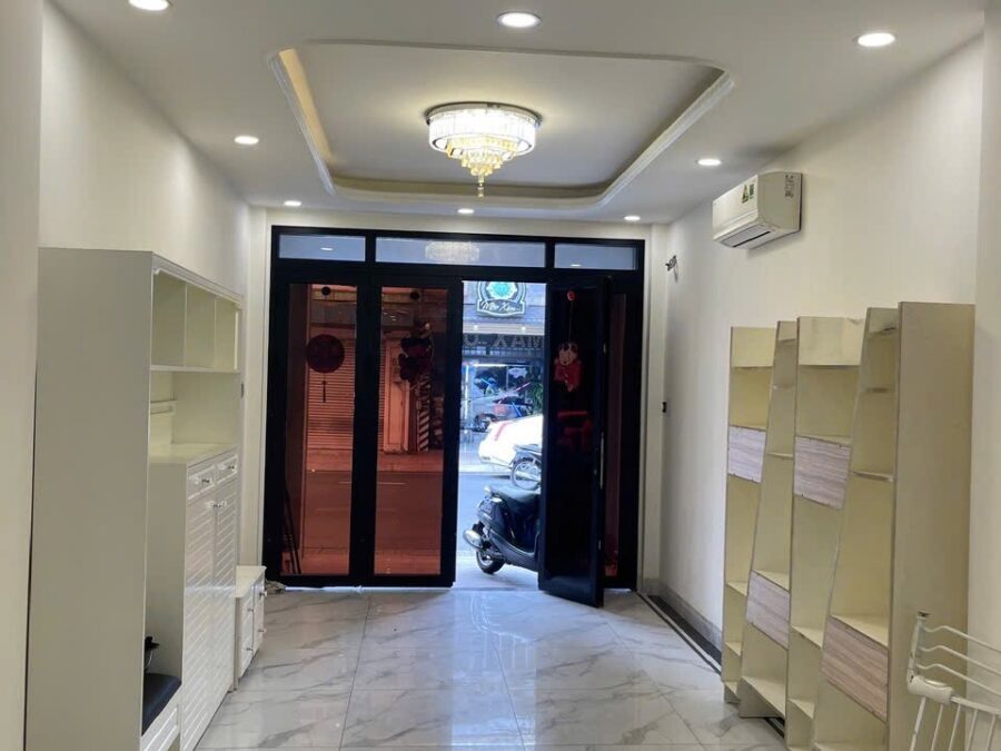 Bán nhà mặt tiền đường Nguyễn Kiệm, P. Đức Nhuận