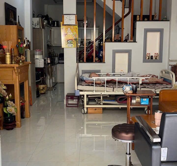 Bán nhà hẻm cụt căn trong cùng có sân trước nhà - Nguyễn Kiệm