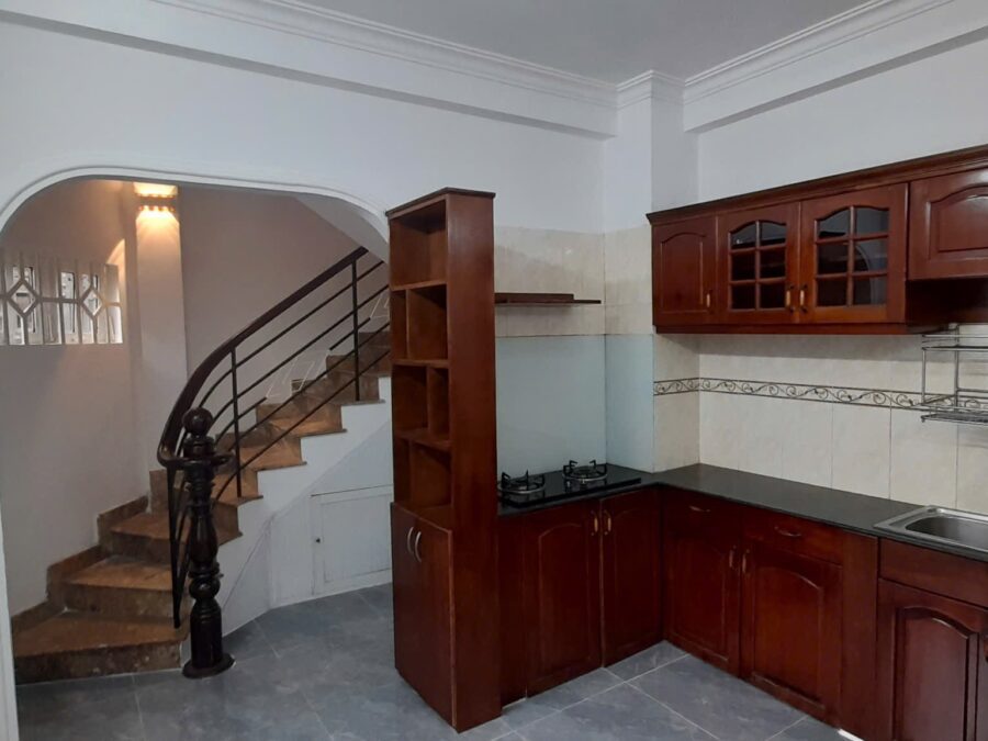 NHÀ ĐẸP, KIÊN CỐ Nhà 3 mặt thoáng, vị trí vàng tại Phú Nhuận