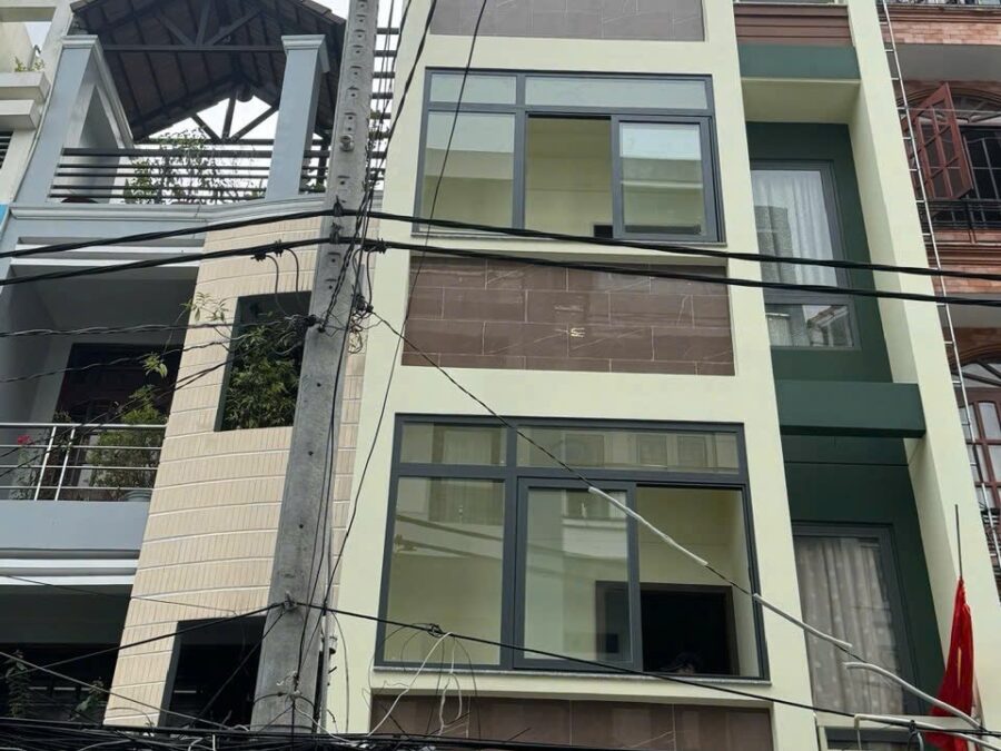 Bán CHDV mặt tiền Nguyễn Thanh Tuyền, phường 2, Tân Bình