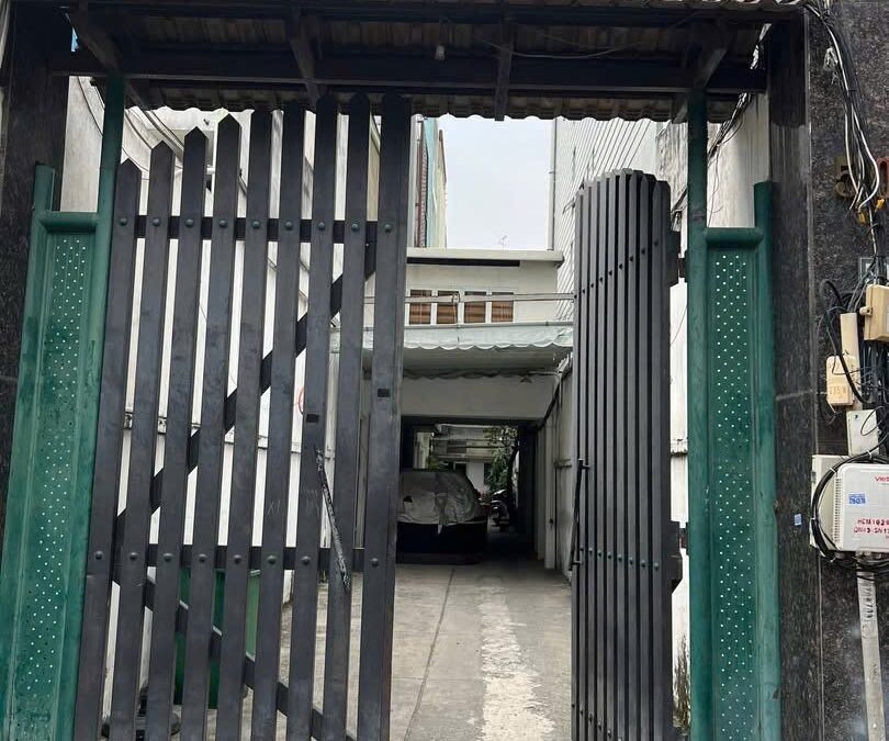 NHÀ TRUNG TÂM QUẬN 3 CÓ SÂN ĐẬU XE HƠI, cách 15M ra mặt tiền Nguyễn Đình Chiểu