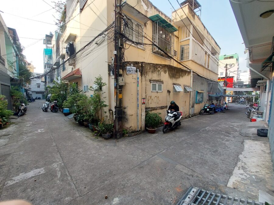 Bán nhà có dòng tiền HXH 5m đậu trong nhà, sau căn mặt tiền, khu dân trí cao, TT Bình Thạnh giáp Q.1